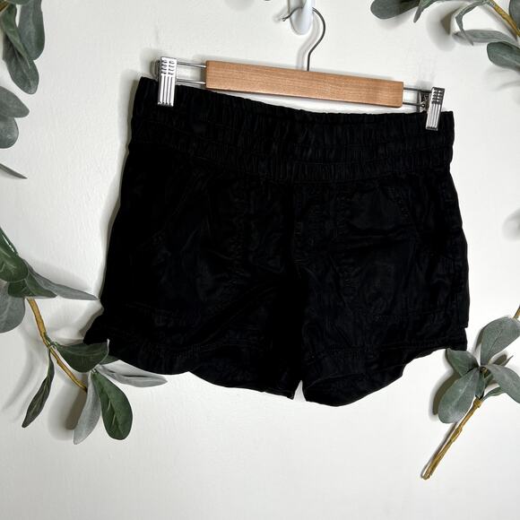 Athleta Black Crinkle Pull On Shorts LAST CALL - Picture 1 of 5